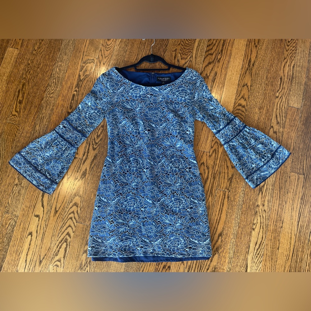 Flare sleeve lace blue mini dress